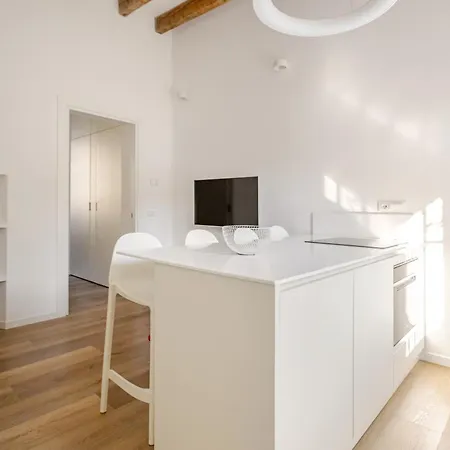 Design And Comfort In Isola In The Heart Of ميلان